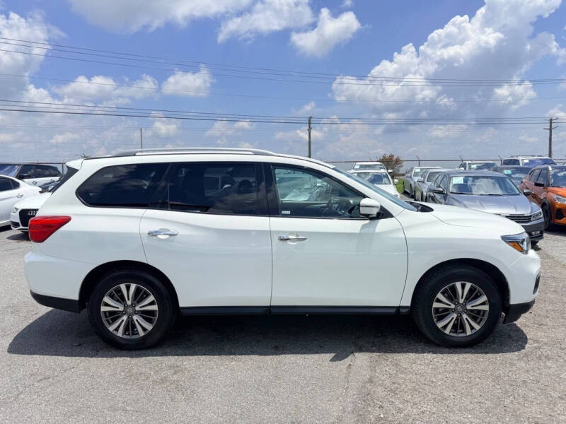 2017 Nissan Pathfinder SL