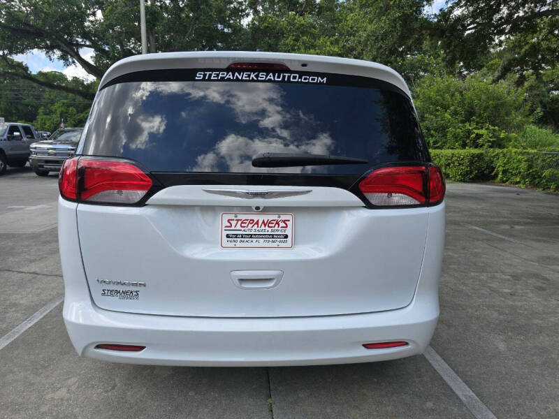 2021 Chrysler Voyager LXi