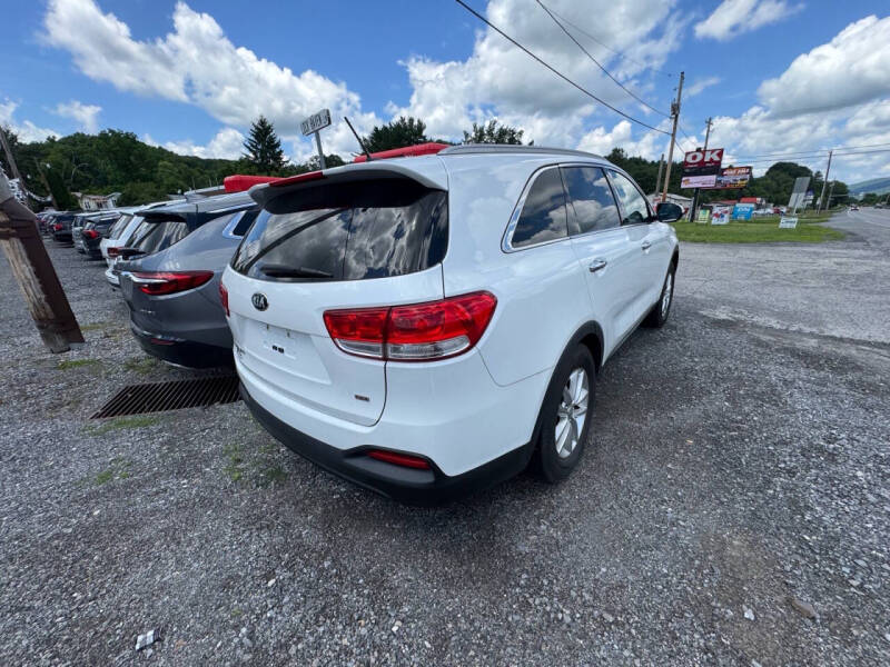 2016 Kia Sorento LX