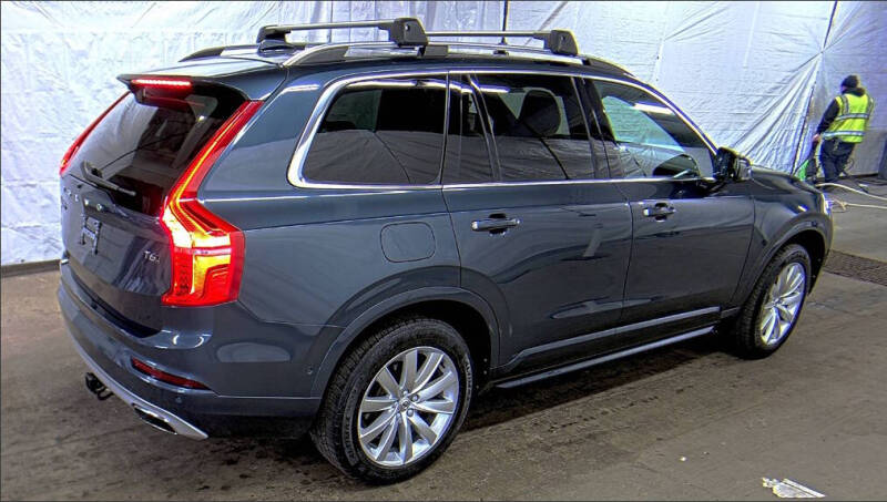2018 Volvo XC90 T5 Momentum 7-Passenger