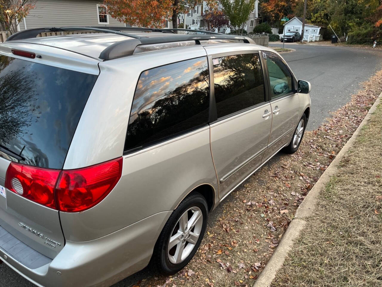 2006 Toyota Sienna for sale at Honesty Auto Sales in Fredericksburg, VA