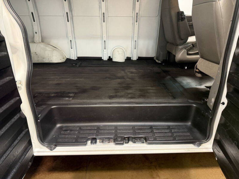 2017 GMC Savana 2500