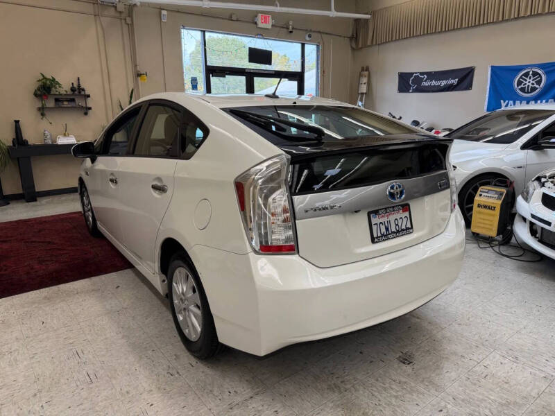 2014 Toyota Prius Plug-in Hybrid