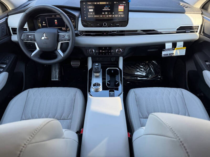 2026 Mitsubishi Outlander SEL