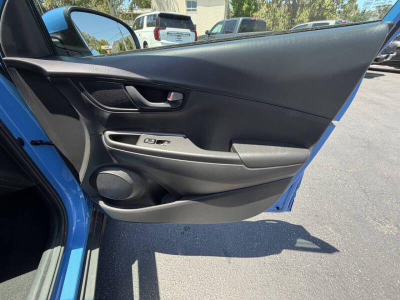 2022 Hyundai Kona SE