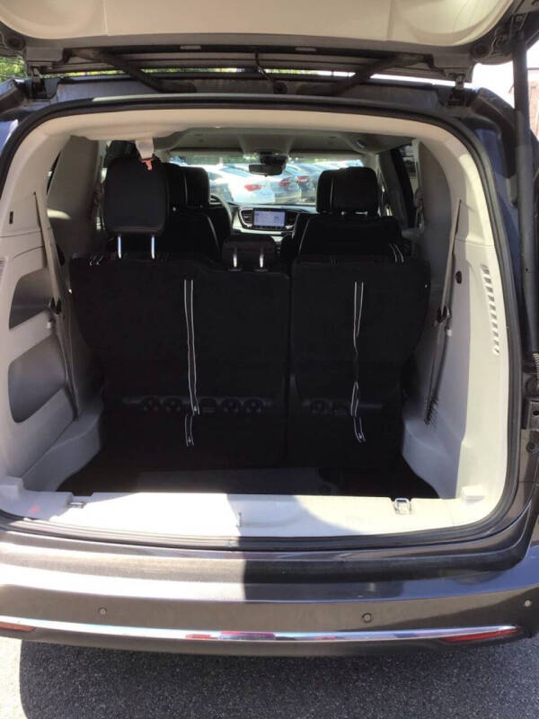 2023 Chrysler Pacifica Touring L