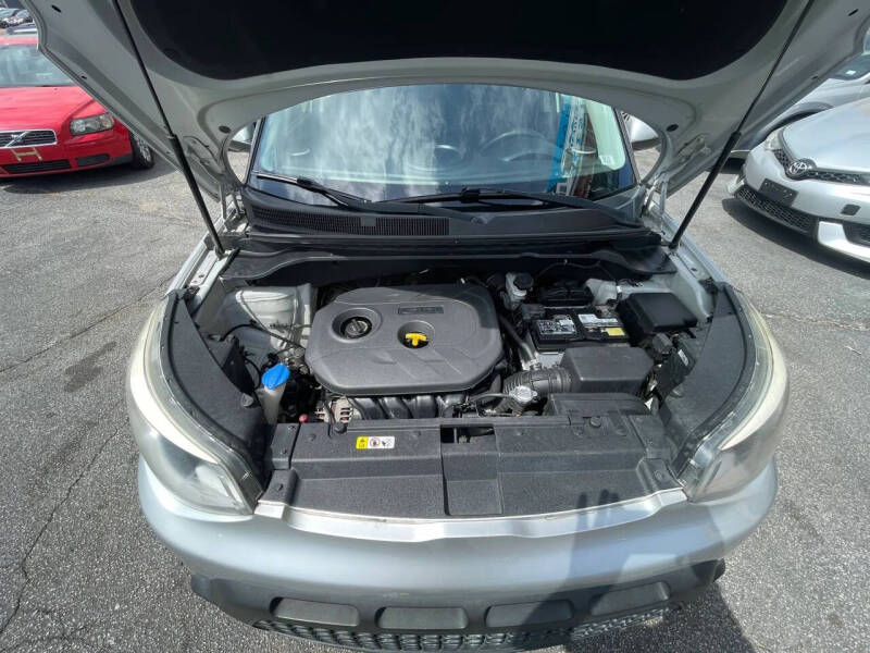 2016 Kia Soul +