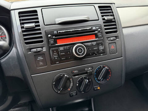 2010 Nissan Versa 1.8 SL