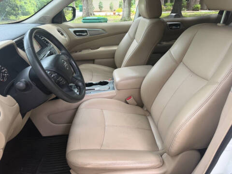 2017 Nissan Pathfinder SL