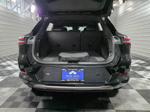 2024 Chevrolet Equinox EV LT