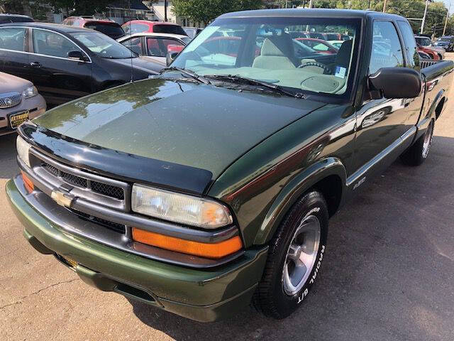 2001 Chevrolet S-10 for sale at Extreme Auto Plaza in Des Moines, IA