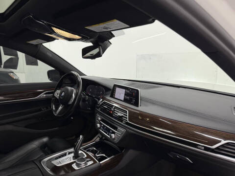 2022 BMW 7 Series 740i