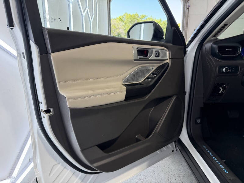 2020 Ford Explorer Platinum
