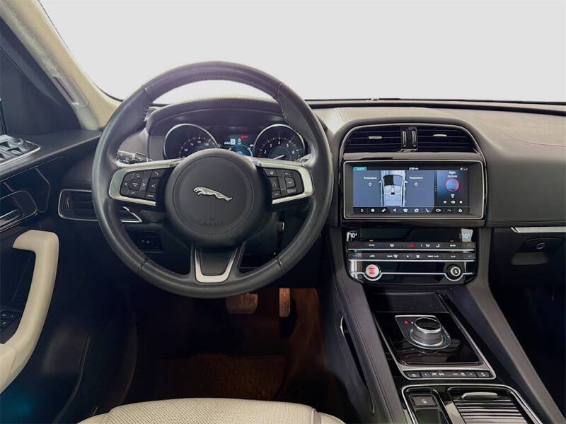 2020 Jaguar F-PACE 25t Prestige