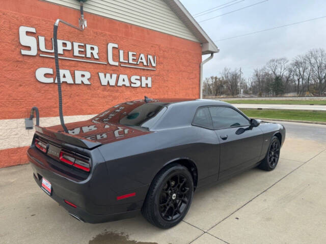 2017 Dodge Challenger for sale at Illinois Auto Wholesalers in Tolono, IL