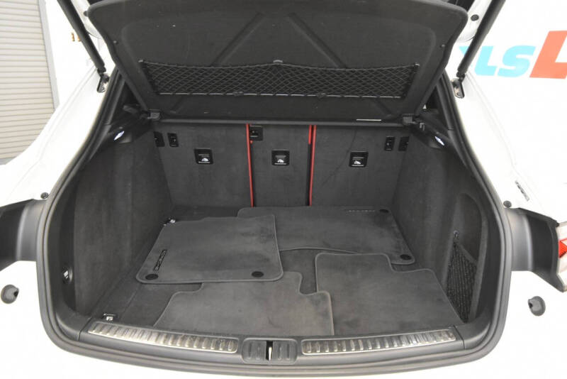 2020 Porsche Macan S