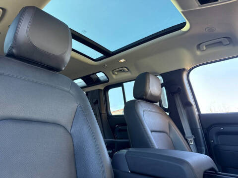 2024 Land Rover Defender 110 P300 S