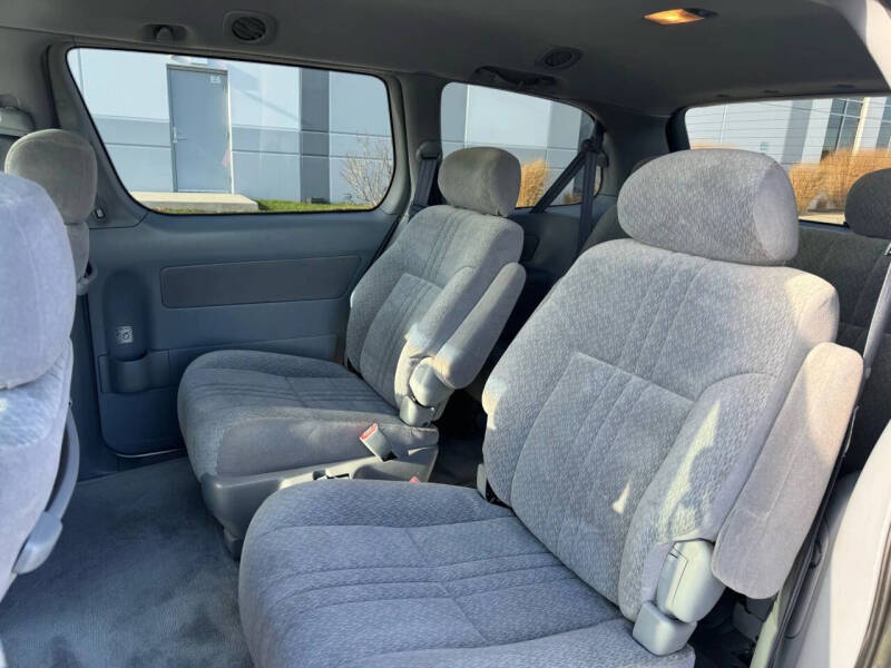 2003 Toyota Sienna CE