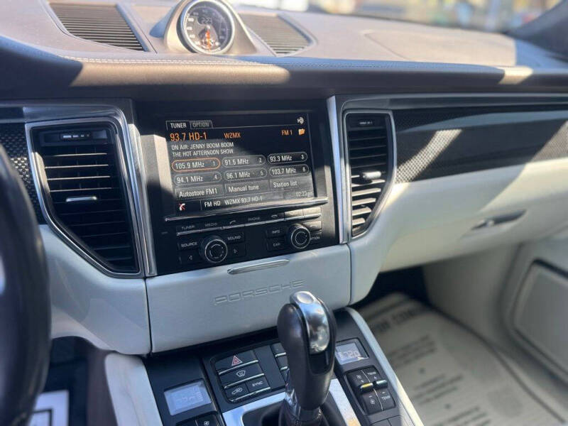 2016 Porsche Macan Turbo