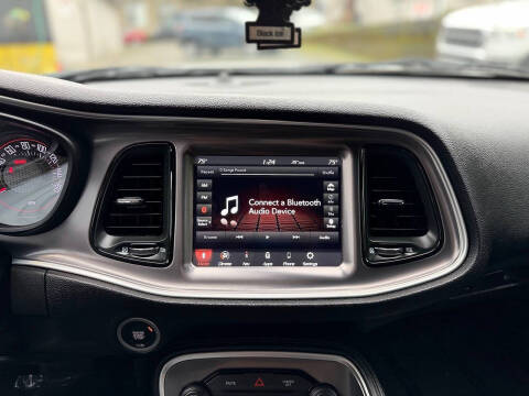 2021 Dodge Challenger SXT