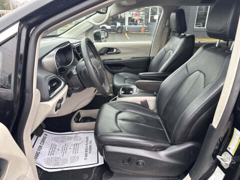 2024 Chrysler Pacifica Touring L