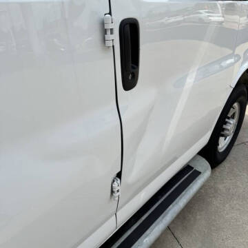 2023 Chevrolet Express 2500