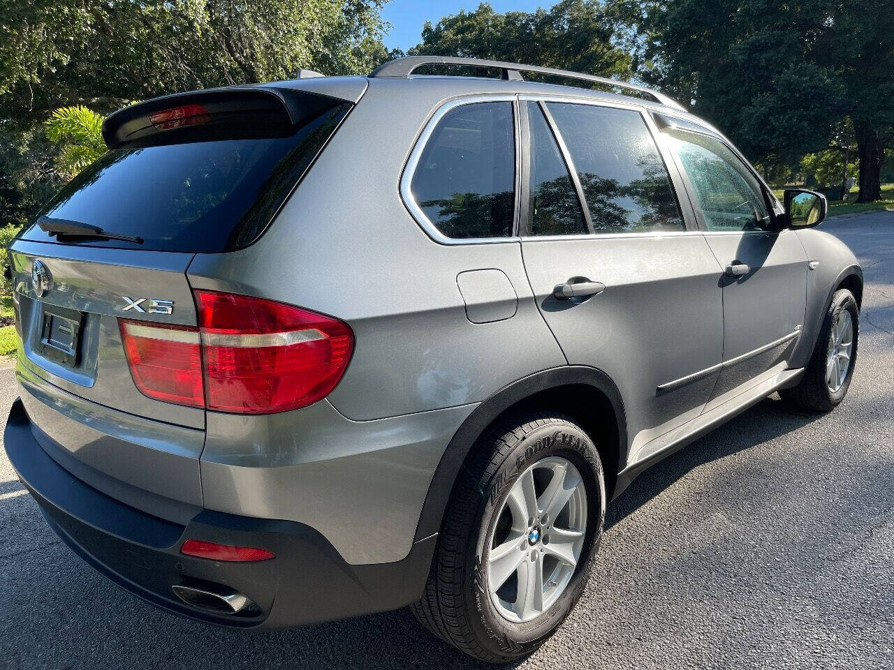 2007 BMW X5 for sale at ROADHOUSE AUTO SALES INC. in Tampa, FL