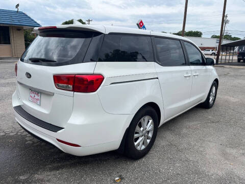 2017 Kia Sedona L