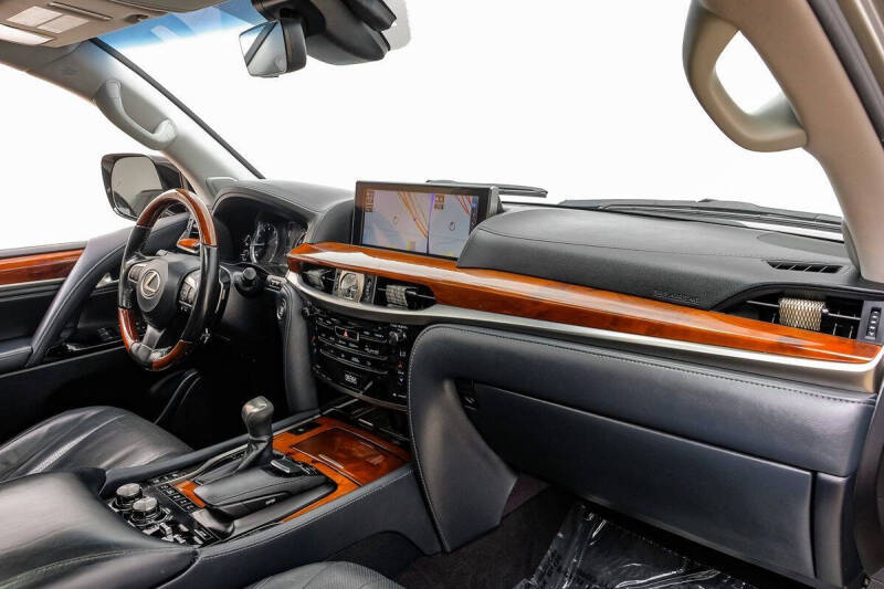 2019 Lexus LX 570 Three-Row