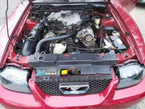 2004 Ford Mustang Deluxe