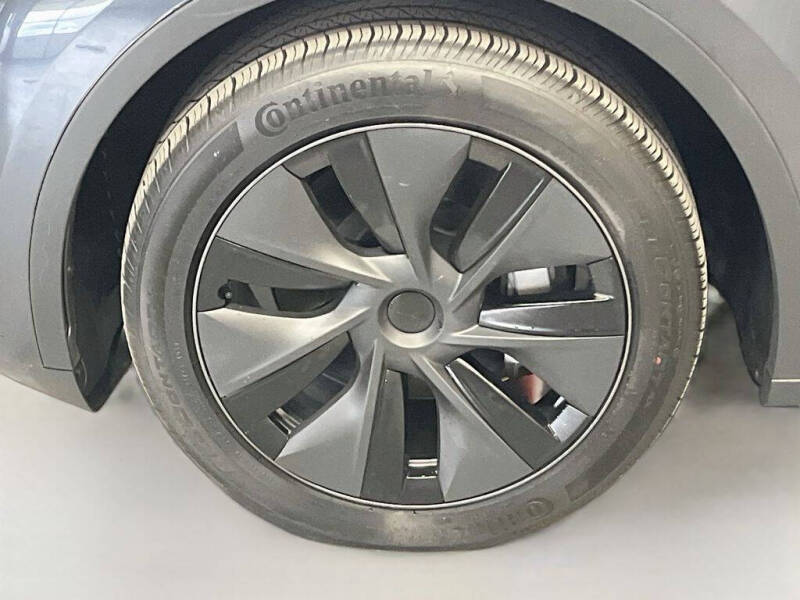 2025 Tesla Model Y Long Range