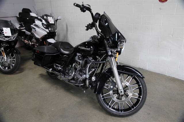 2014 Harley-Davidson STREET GLI