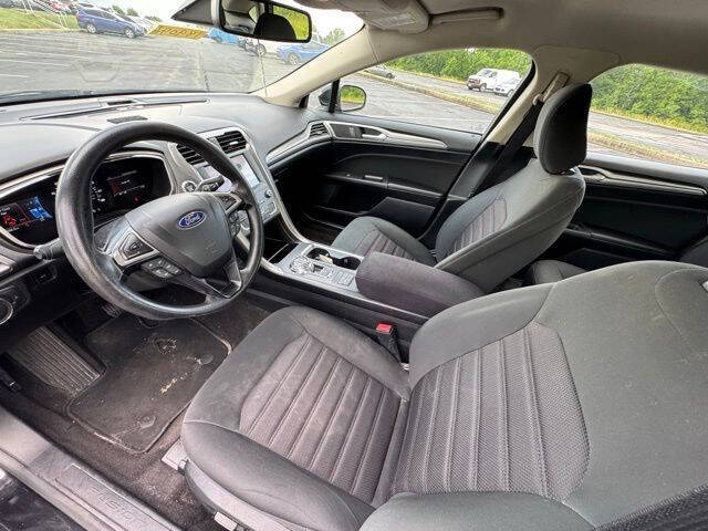2020 Ford Fusion SE