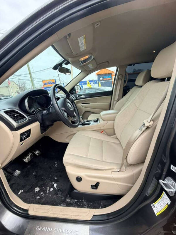 2019 Jeep Grand Cherokee Laredo