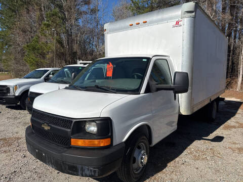 2014 Chevrolet Express for sale at Baileys Truck and Auto Sales in Effingham SC