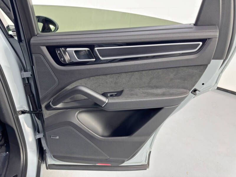 2022 Porsche Cayenne GTS Coupe