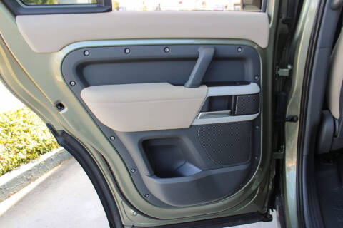 2021 Land Rover Defender 110 SE