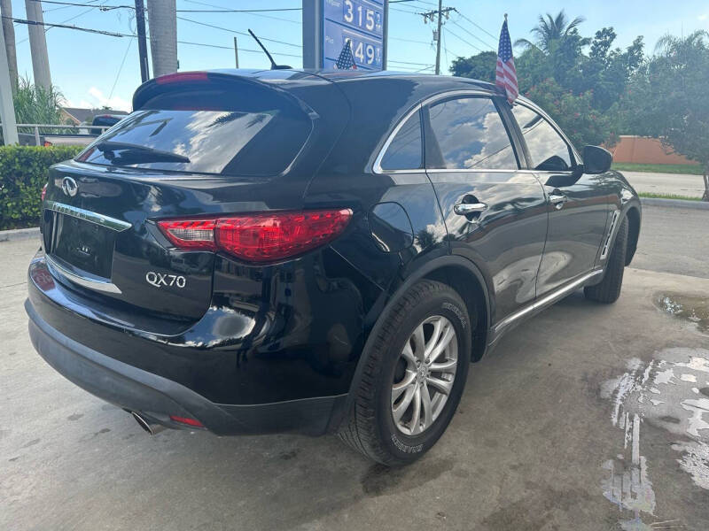 2016 INFINITI QX70 Base photo 10