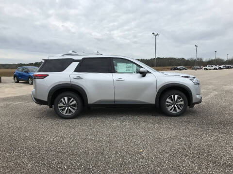 2025 Nissan Pathfinder SL