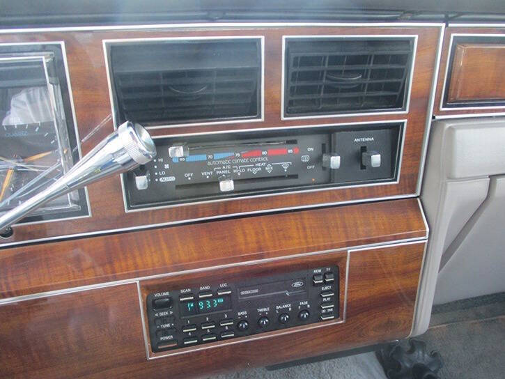 1989 Lincoln Town Car