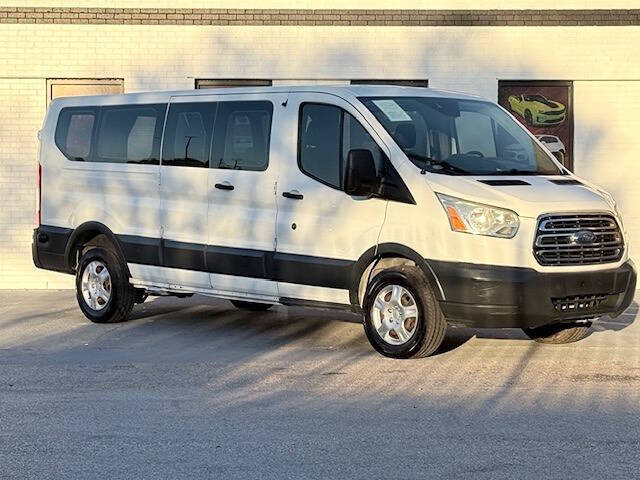 2017 Ford Transit Wagon XLT's photo
