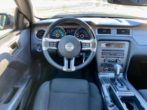 2014 Ford Mustang V6