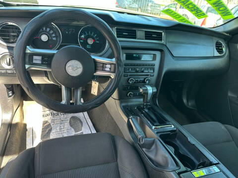 2012 Ford Mustang V6