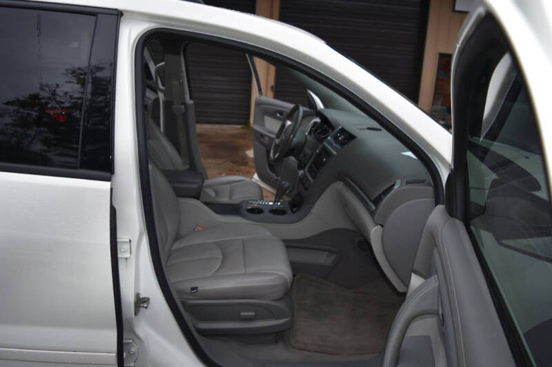 2013 GMC Acadia SLE-2