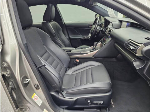 2017 Lexus IS 200t
