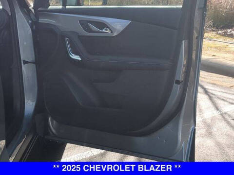 2025 Chevrolet Blazer LT