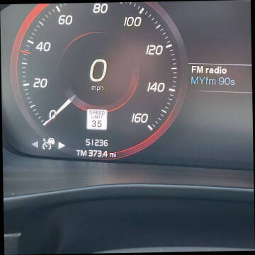 2022 Volvo XC40 T5 R-Design