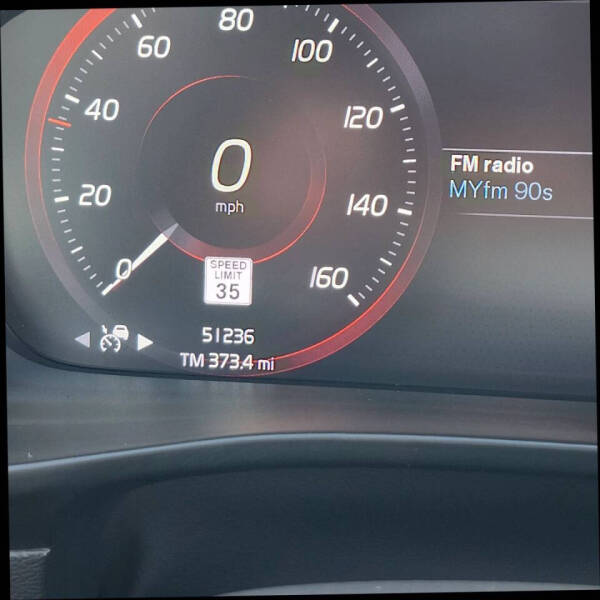 2022 Volvo XC40 T5 R-Design