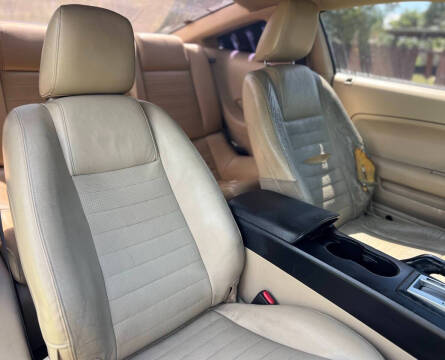 2005 Ford Mustang GT Deluxe