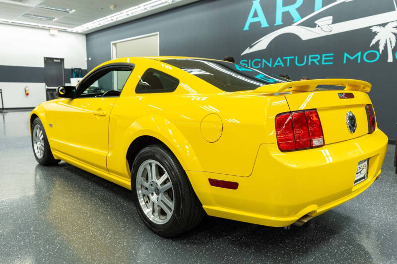 2005 Ford Mustang GT Premium